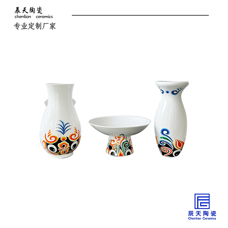 <b>浦發銀行定制 創意魚紋陶瓷花瓶三件套</b>